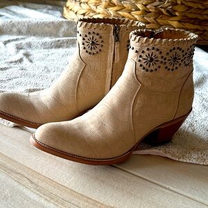 Idyllwind booties with stud detail